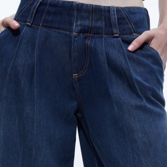 Alice + Olivia Anders Low Rise Pleated Wide Leg Jeans Love Train Dark Wash Sz 29 - Picture 3 of 16